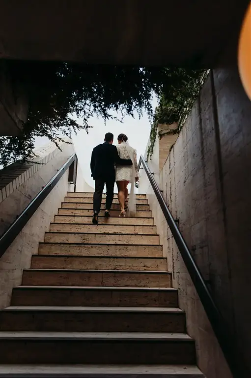 How to choose a Byron Bay celebrant without ending up with a generic ceremony